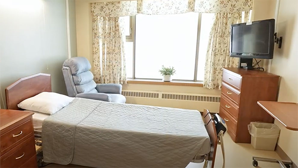 photo: hopsice resident room